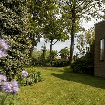 Domicile Adore With Garden By Interhome Vila Ostende